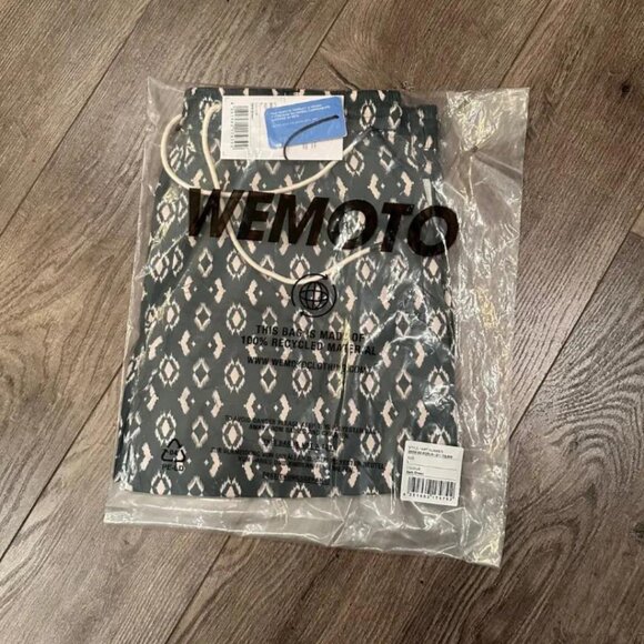 BNWT Wemoto - Dogs OC Poplin - Men's Green Organic Cotton Swim Shorts - Picture 2 of 8